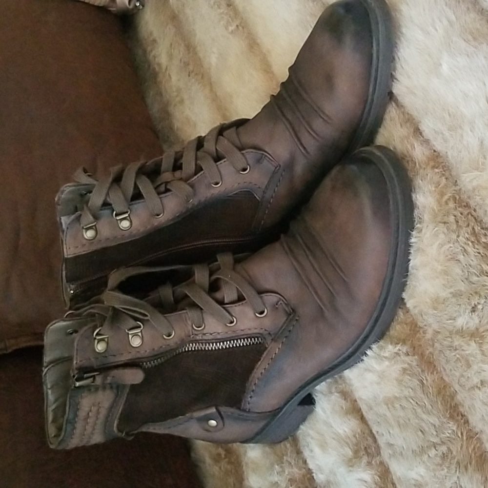 Earth summit boot